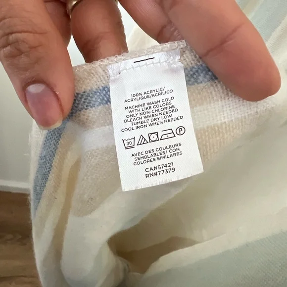 NWOT Ann Taylor Poncho | One Size - Picture 3 of 4